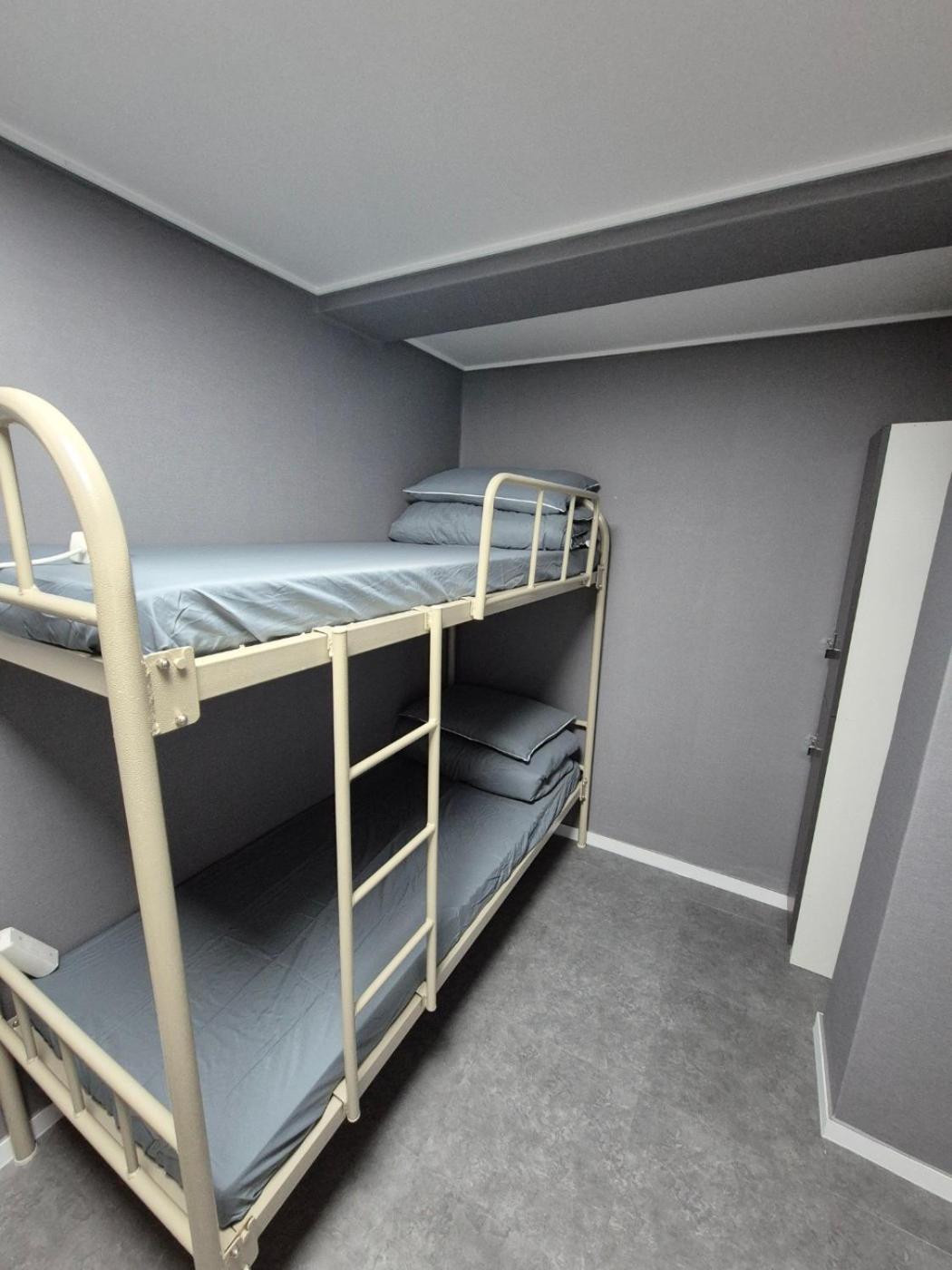 Gangnam Seven Hostel โซล ภายนอก รูปภาพ