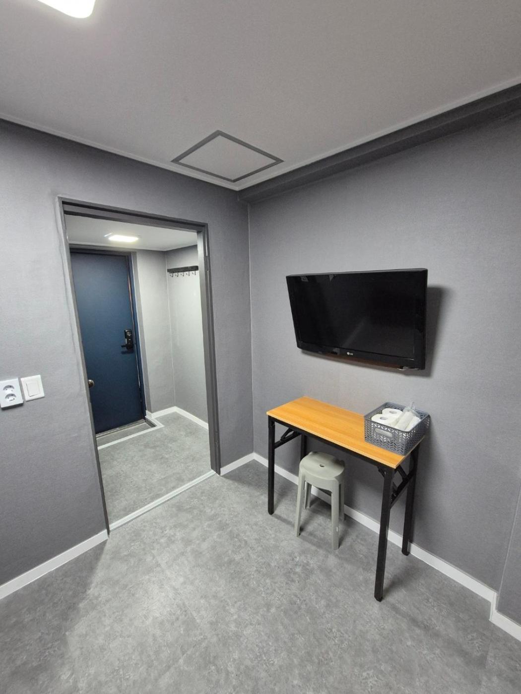 Gangnam Seven Hostel โซล ภายนอก รูปภาพ