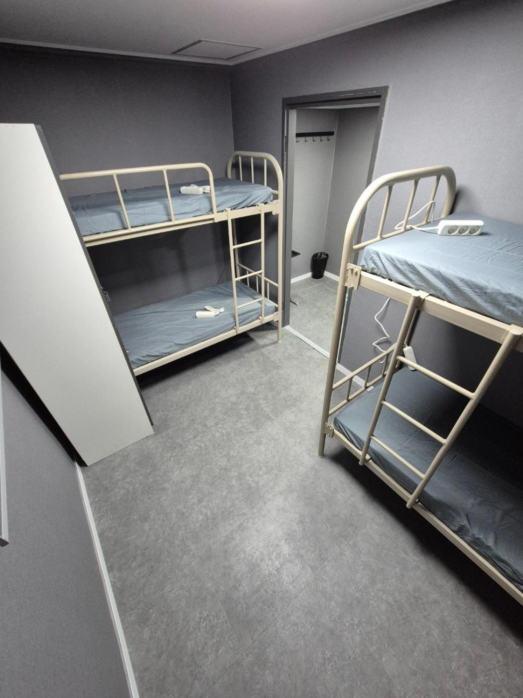 Gangnam Seven Hostel โซล ภายนอก รูปภาพ
